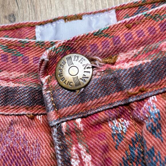 90's Vintage Shorts High Rise Jean Shorts Pink Aztec Tribal Print Boh0 Denim 26" - Picture 2 of 11